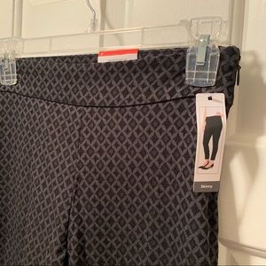 Skinny mid rise dress pants